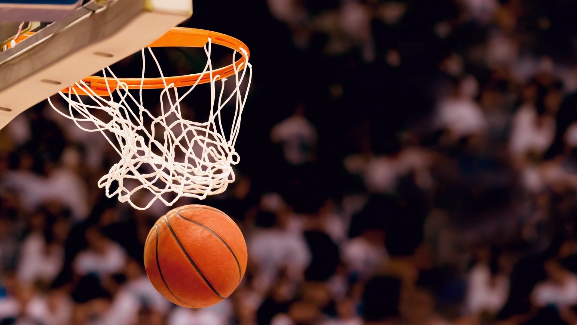隔空交响,马里绿茵绝处逢生,迪亚斯在NBA之巅奏响英雄独奏